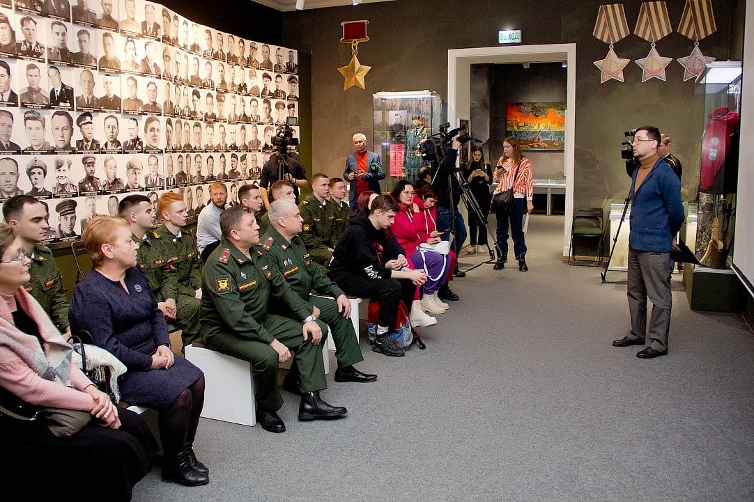 В филиале Национального музея впервые проходит выставка о Сталинградской битве. Фоторепортаж